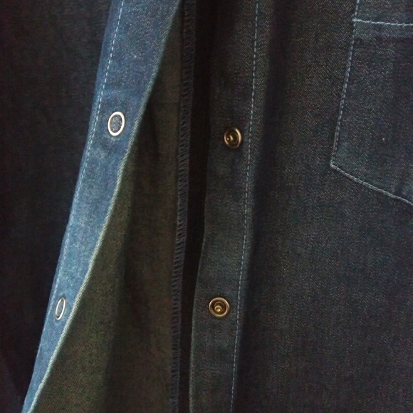 Ladies snap button down denim shirt - Picture 3 of 3